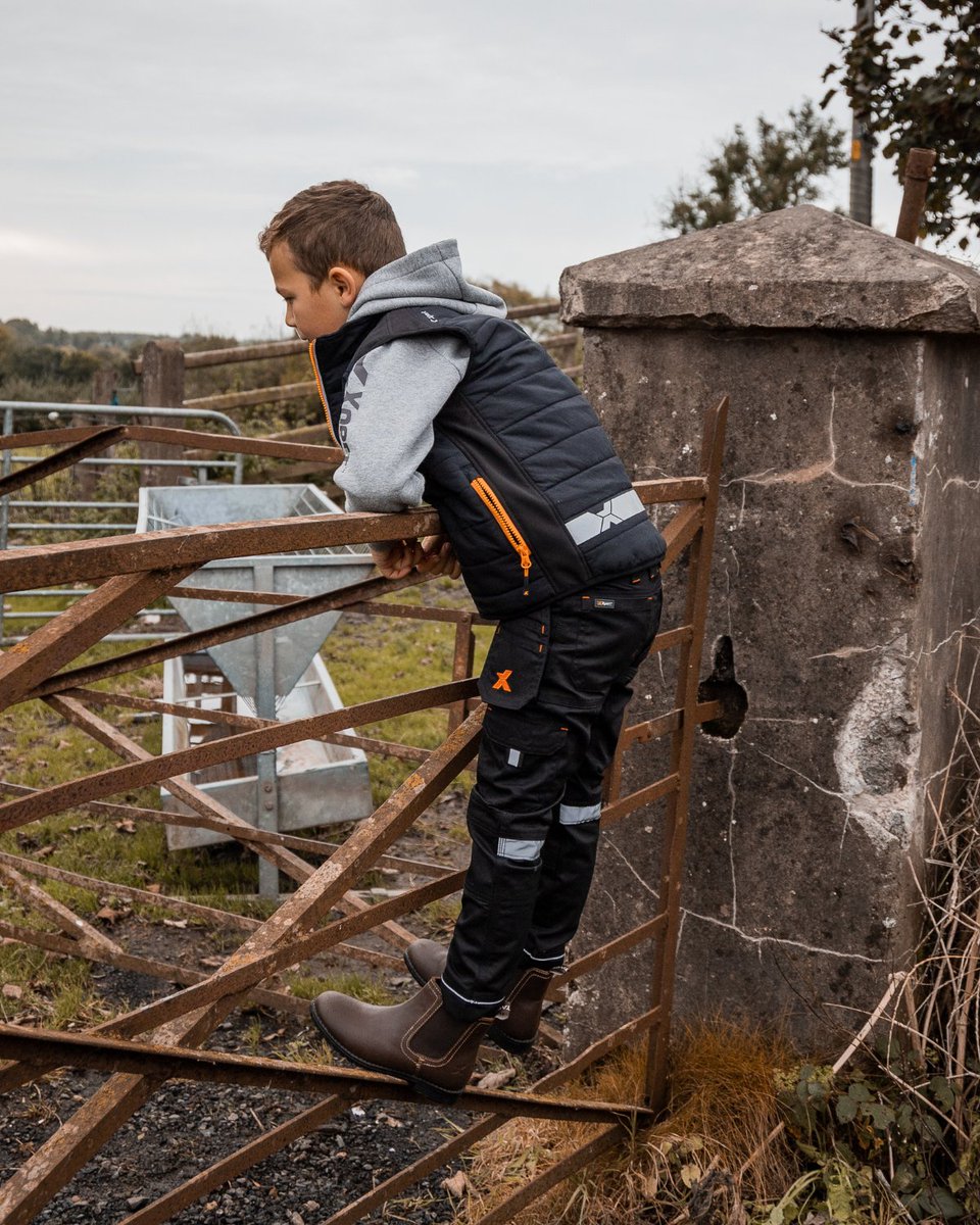 Workwear your kids will want to wear. 

Work trousers, hoodies, bodywarmers, and work boots. Shop the full Junior range at Xpert Workwear.