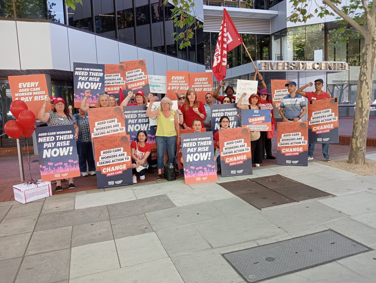 At rallies in Brisbane, Sydney, Adelaide and Perth today, aged care workers and members of @unitedworkersoz told the Fair Work Commission LOUD AND CLEAR: We want the full 25% pay rise, we want it NOW, and we want it for EVERYONE. 
#auspol #changeagedcare #fixhomecare