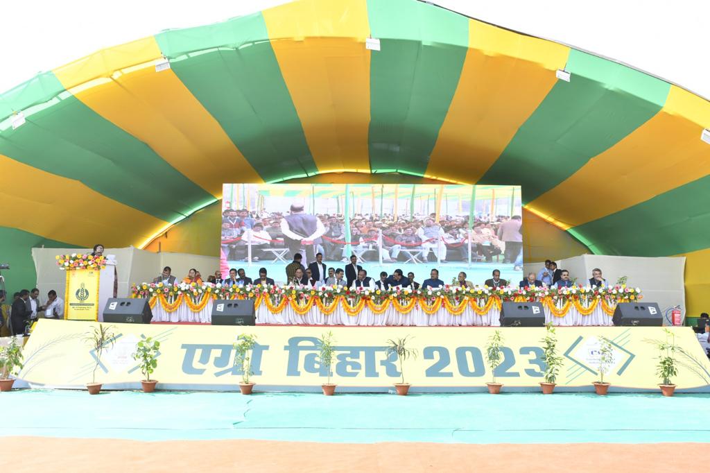 CII4ER's tweet photo. #AgroBihar : Mr Sanjiv Paul, Chairman, CII Eastern Region addressing the Inaugural of the 11th Agro Bihar at the Gandhi Maidan, Patna today, held by the Government of Bihar, in partnership with CII.
@CII4ER @FollowCII @paul_sanjiv @GovernmentBihar @officecmbihar https://t.co/hB3twlmQgq