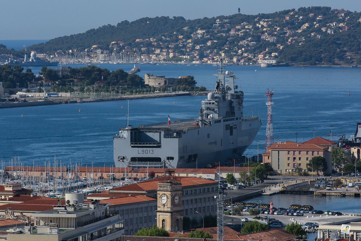 VilleDeToulon's tweet photo. À partir de 1482, le sort de Toulon, comme celui de la Provence, est donc intimement lié a celui du royaume de France
C'est en 1494, que des bateaux sont construits pour la première fois pour partir à la guerre, avec la notion militaire d'"Arsenal"⚓️ https://t.co/jBTM4DHYY6