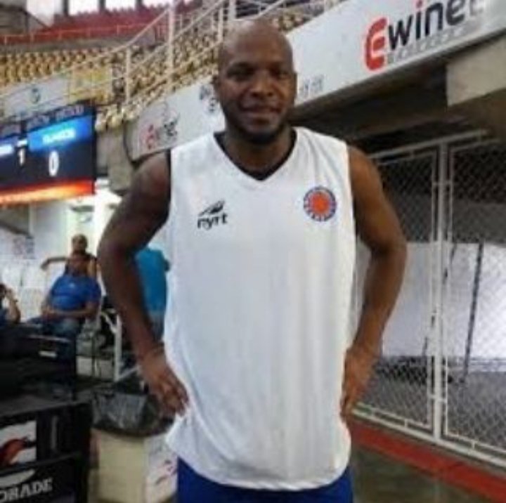 elcomboazul's tweet photo. Que momento tan amargo este, llegó el día que todos los fanáticos del expreso no queríamos que llegara solo queda dar gracias entre tantas cosas que decir esperemos que esto sea un hasta pronto.. gracias Capi, gracias @MiguelitoRuiz15 gracias por tanto..... https://t.co/vJNupY0Psl