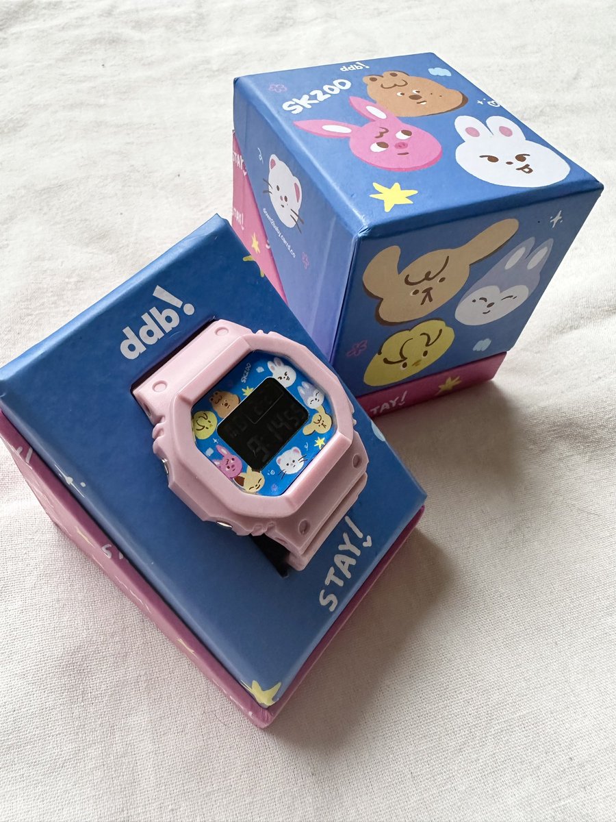 ddbfriends's tweet photo. contoh real product digital watch yang pernah DDB buat 🥰💗💙

stray kids - cherryeol - bunnysoo - peaches bear https://t.co/sc88awKb1t