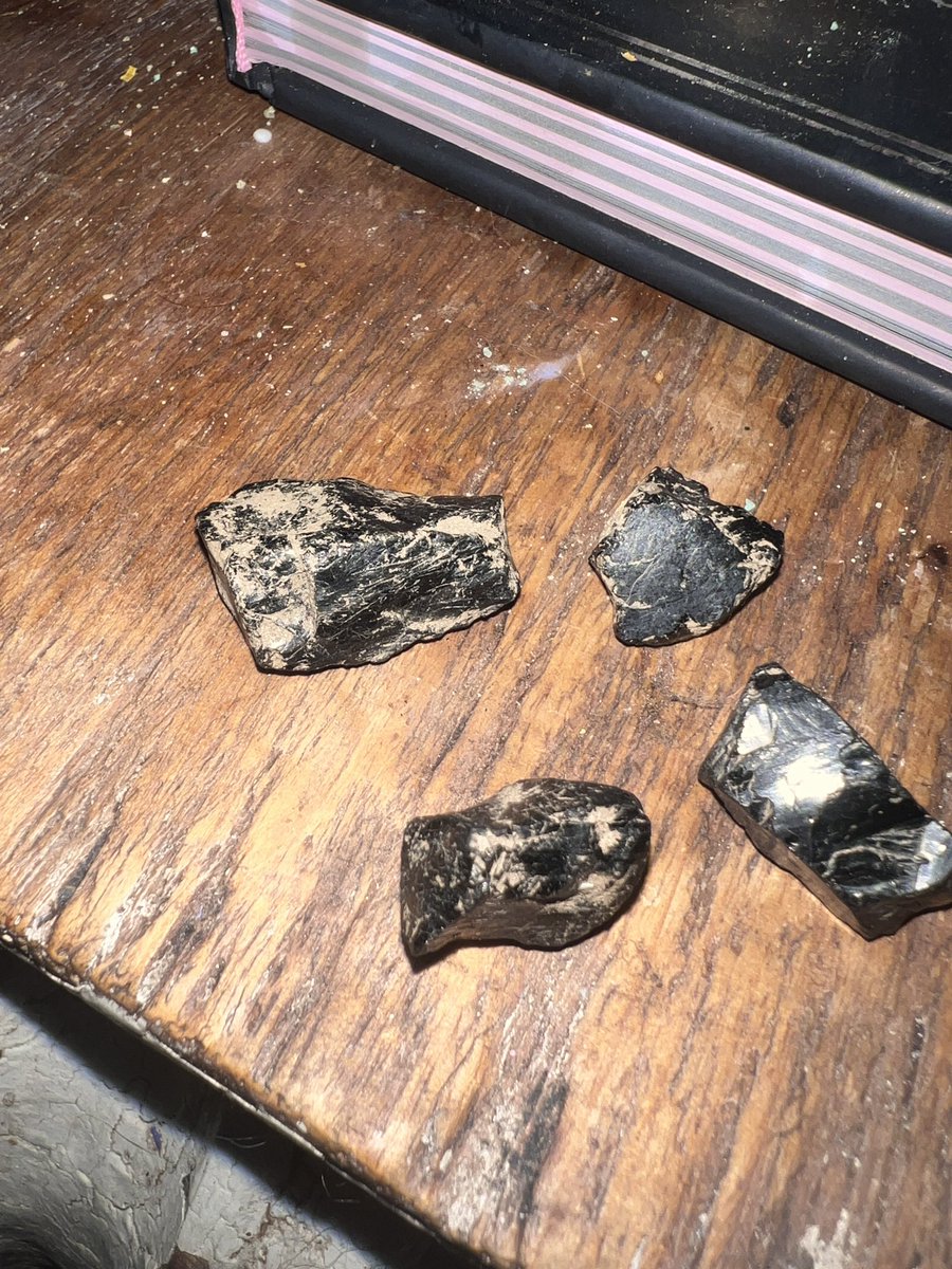 myfriendscallmeAL tweet media