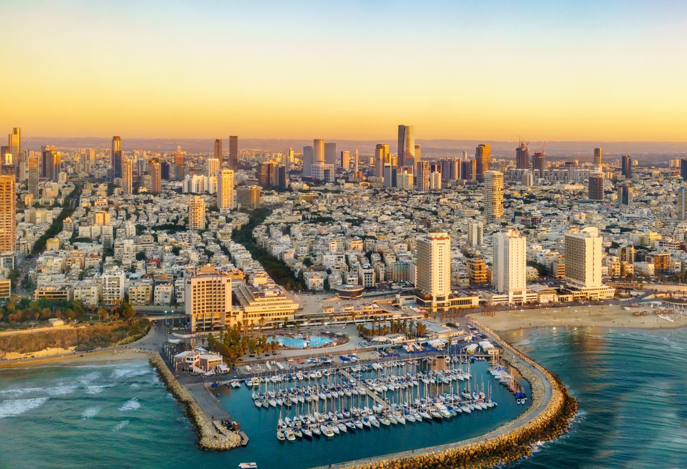 Bon dia Sra. <a href="/AdaColau/">Ada Colau 💜🌈🔻</a>,

donat que ha decidit (de forma força capriciosa) interrompre l'agermanament de Barcelona amb la ciutat de Tel-Aviv, em permeto recordar-li algunes coses sobre aquesta ciutat israeliana.

M'acompanya?