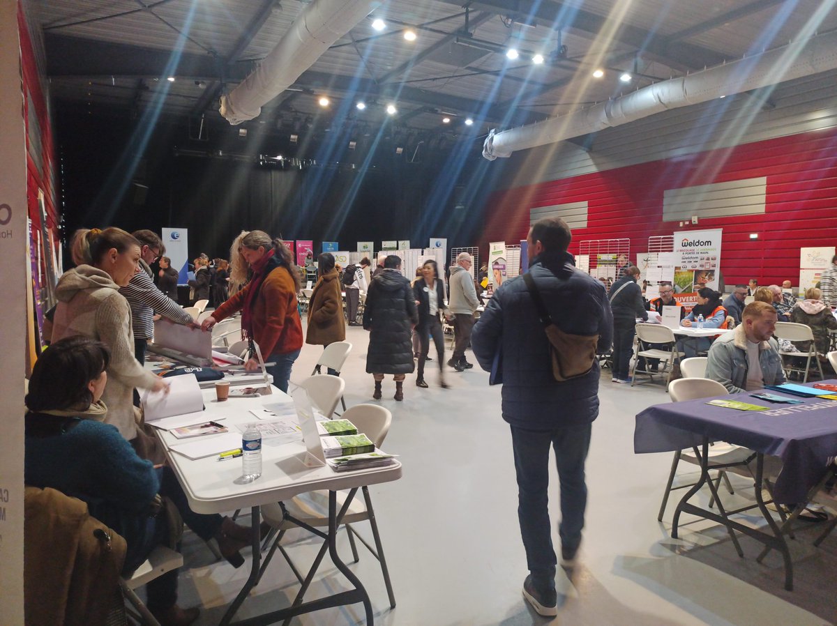 Marinnes34's tweet photo. 🚨 #orbjob #bedarieux la salon c'est aujourd'hui jusqu'à 13h, salle de la Tuilerie... Tous les secteurs d'activités représentés. ✅ Une 100 aine de postes à pourvoir : munissez vous de votre CV ! @Poleemploi_oc https://t.co/FlhcbnukYt
