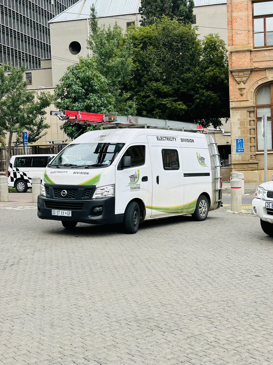 CityTshwane's tweet image. We’re back in the streets collecting what is due to the City…1st stop, a business in WF Nkomo street. #RevenueDrive #ReaTima