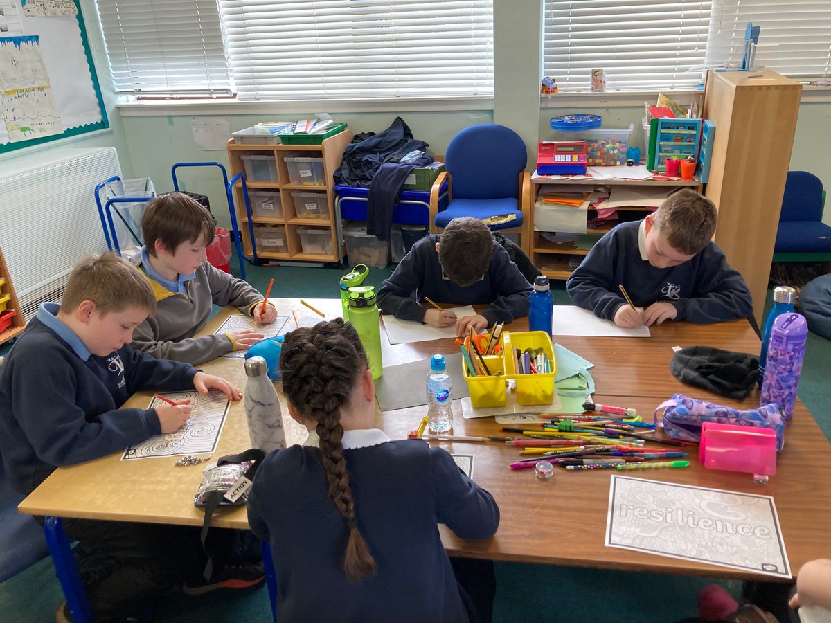 MrsLiddle_LPS's tweet photo. Primary 5 were discussing strategies to promote positive mental health. We completed mindful colouring whilst listening to calming music. https://t.co/IXXXZVhAij