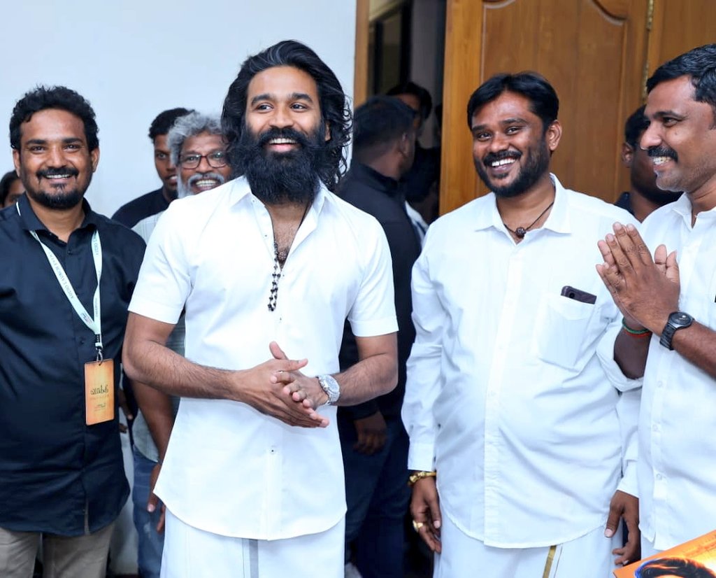 கலைதாயின் தங்கமகன் Anbu Annan during a warm, beautiful, joyful conversation with <a href="/dhanushkraja/">Dhanush</a>

Nothing else is needed, this alone is enough,na
I will live watching your smile

memorable moments in my life
#VaathiAudioLaunch #VaathiTrailer #vaathi #CaptainMiller <a href="/B_RajaAIDFC/">B.RAJA</a>