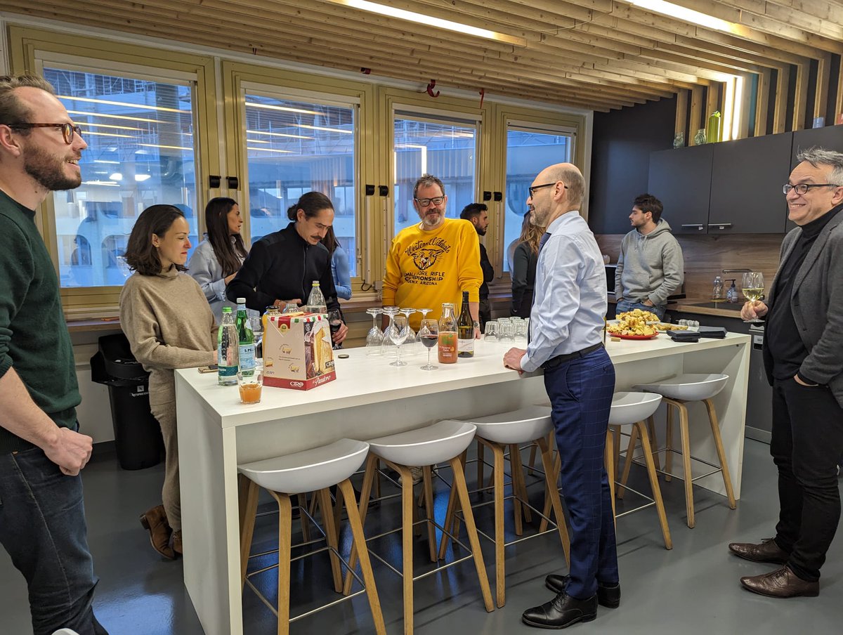 C’est la fin du programme de MonacoTech pour <a href="/AppCarlo/">Carlo App</a>, <a href="/suncyconcept/">Suncy-concept</a>, <a href="/Laneva_boats/">Lanéva 100% Electric</a> et  <a href="/NovetechSurgery/">Novetech Surgery</a> ... 

Mais ce n'est que le début de leur aventure entrepreneuriale ! 

Fiers d’avoir participé à leur évolution, nous leur avons organisé un pot de départ. 🚀

#MonacoTech