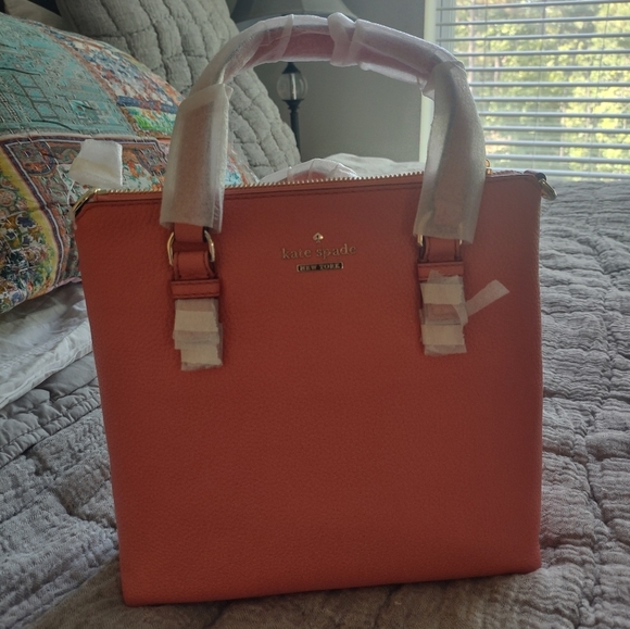 vanderhoof_m's tweet photo. So good I had to share! Check out all the items I'm loving on @Poshmarkapp from @MerkleCatherine #poshmark #fashion #style #shopmycloset #coach #skechers #katespade: https://t.co/nV3Rt2HJ1T https://t.co/wbd0aOozlJ