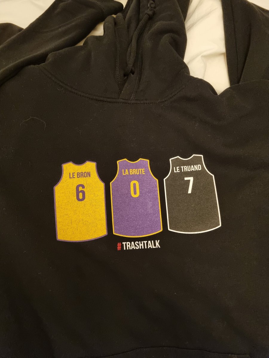 Benjo6931's tweet photo. @TrashTalk_fr @ABallNeverLies 
J'aurais besoin d'une nouvelle version svp les gars 😭😭🥱 https://t.co/3X4ddmkidf