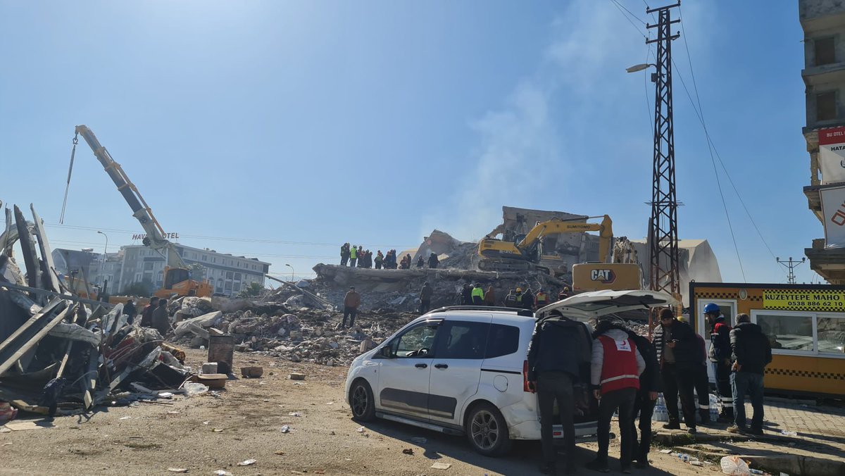 RavnateljstvoCZ's tweet photo. 🇭🇷Hrvatski modul za urbano traganje i spašavanje Državne intervencijske postrojbe civilne zaštite je stigao tijekom noći u 📍Hatay i odmah po dolasku krenuo s radom i podizanjem baze operacija🇹🇷
U tijeku su akcije traganja i spašavanja💪

#EUCivilProtection https://t.co/LTnaAX4Atv
