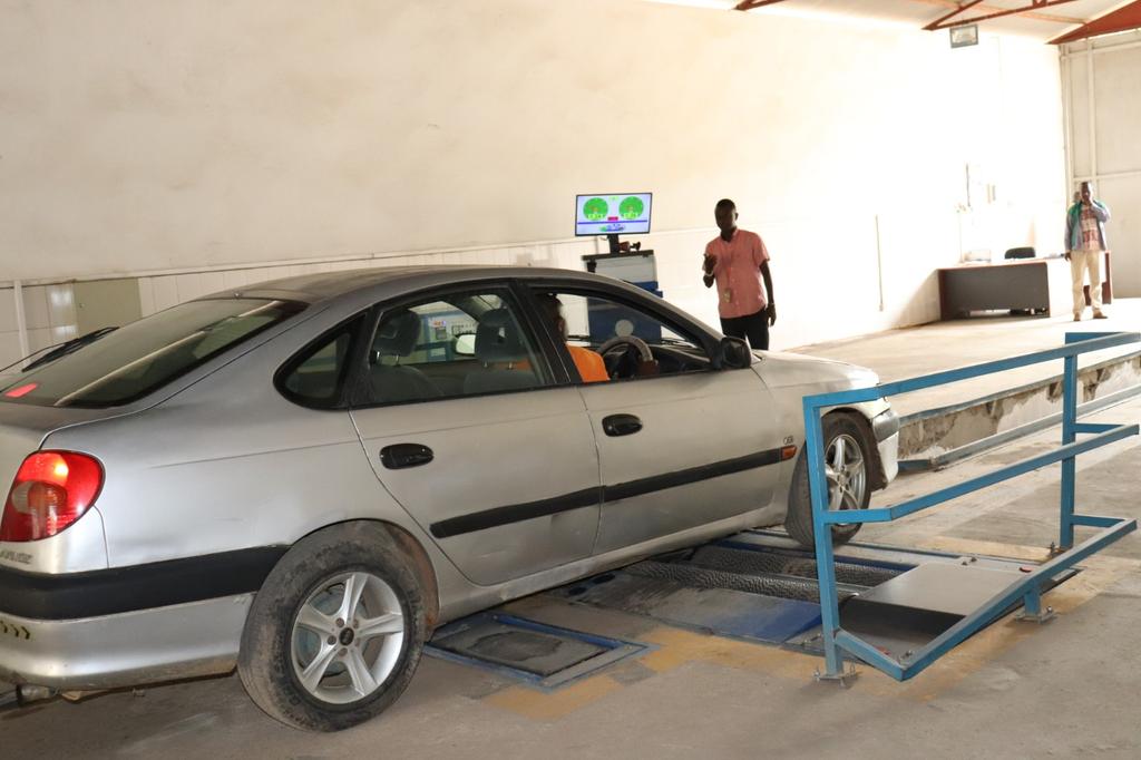 BurundiEco's tweet photo. L’#OTRACO enregistre certaines avancées par rapport à la qualité de services offerts aux clients. 
Selon Denis Bukuru, DG de cette institution, les clients n’ont plus besoin de passer de longues heures à attendre.  
#Burundi https://t.co/NLhXHrGl6d
