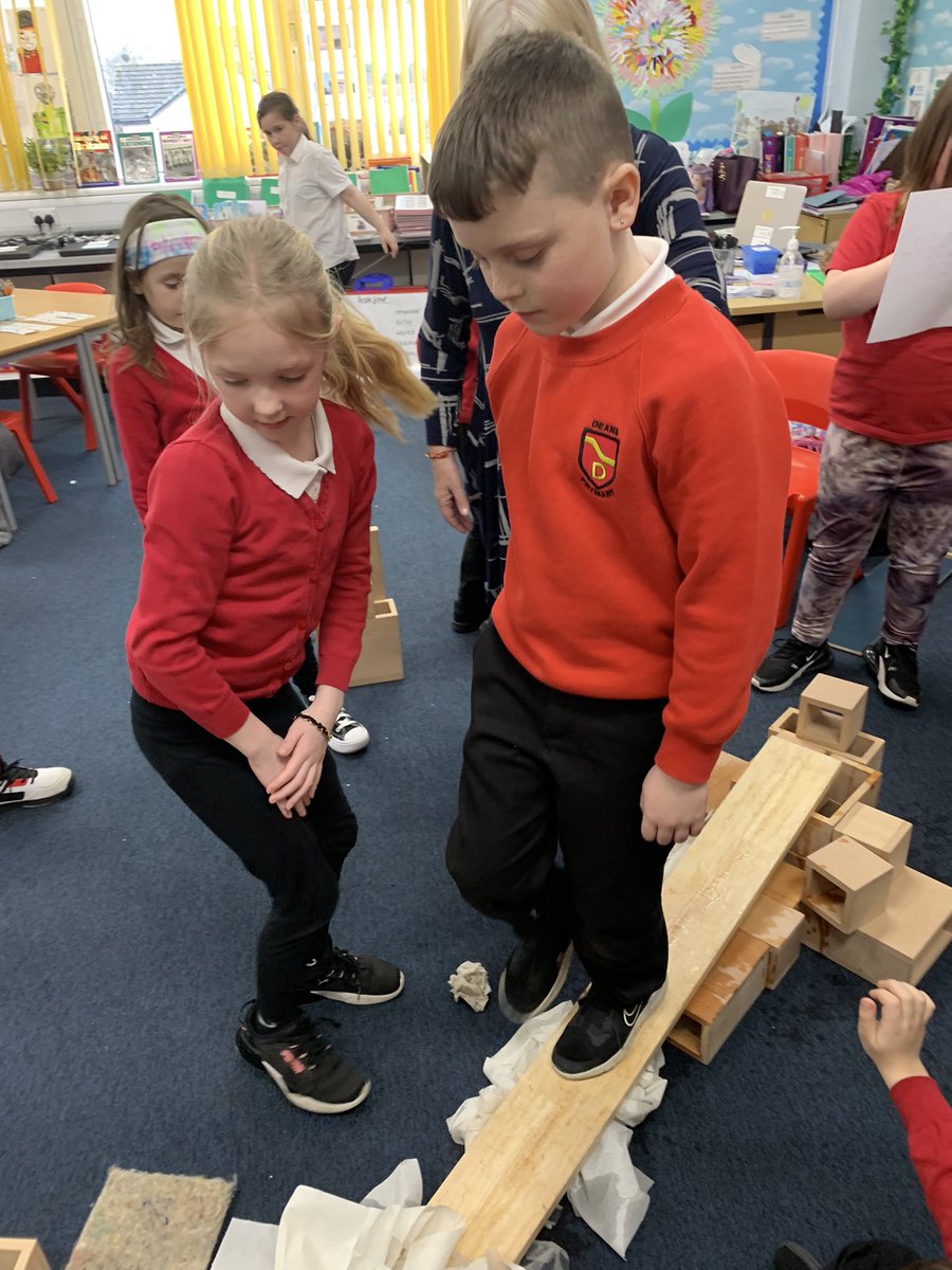 MrsFlemingP4's tweet photo. P4 have been testing the grip of theirs trainers on different surfaces as part of our science experiments. https://t.co/GgZqVpuOTR