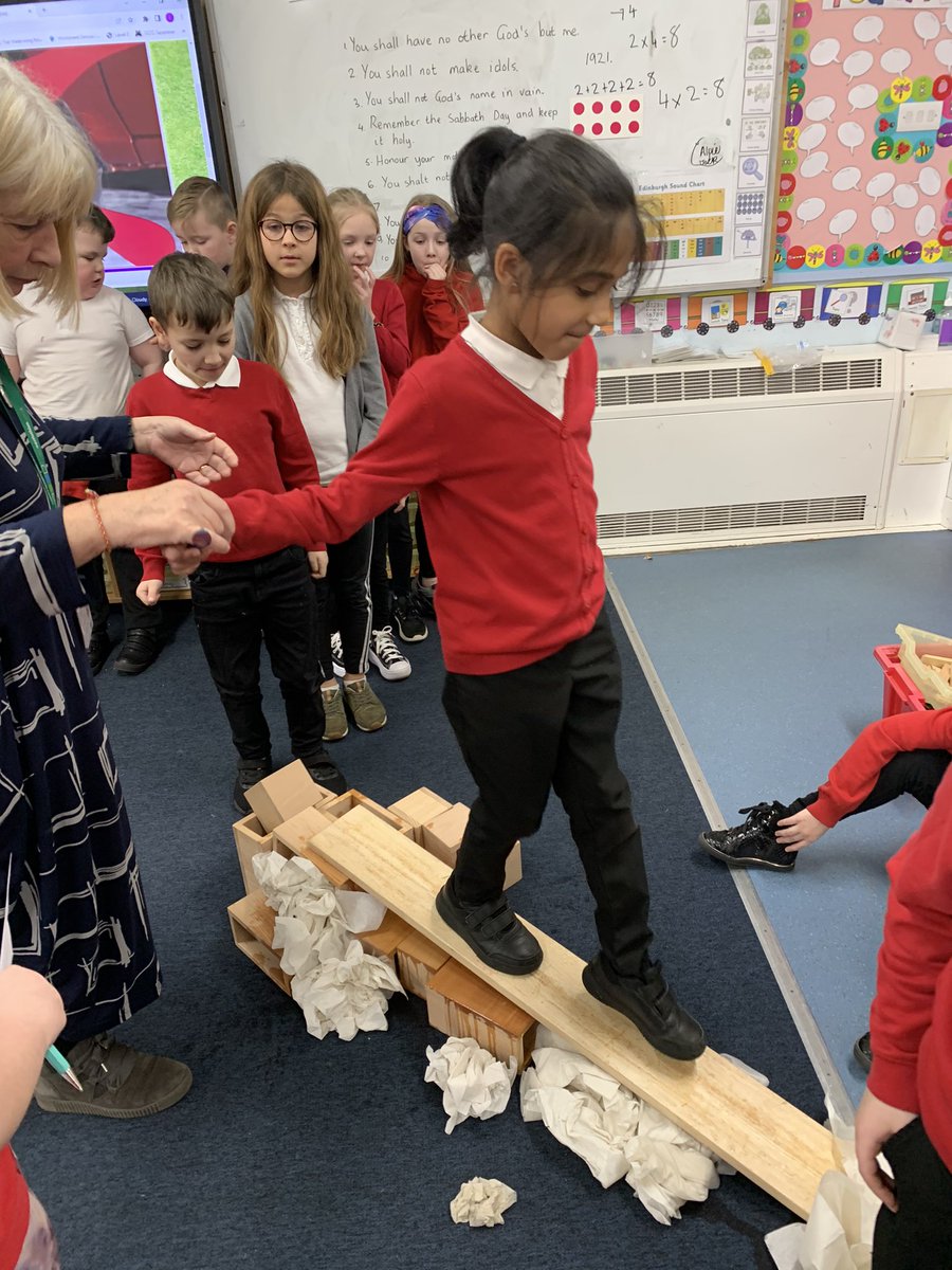 MrsFlemingP4's tweet photo. P4 have been testing the grip of theirs trainers on different surfaces as part of our science experiments. https://t.co/GgZqVpuOTR