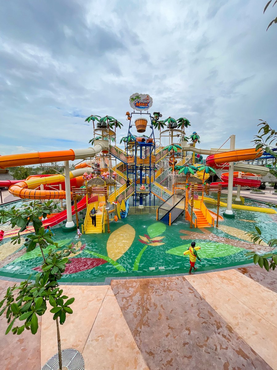 gayatravel's tweet photo. Taman tema air bertemakan hutan hujan tropika terbesaf di asia dah dibuka! Ada 24 slides korang boleh try 🛝
📍SplashMania Gamuda Cove
📸: @hasifhamsyari
__
#SplashMania #GamudaCove #PusingSelangorDulu #GayaTravel #CutiCutiMalaysia #WhereNatureMeetsFun #WaterPark https://t.co/DEj7lTkEvD
