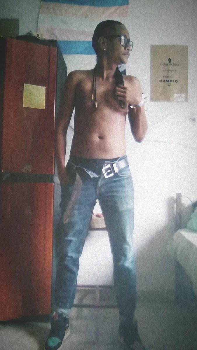 Naju1996's tweet photo. Regresé 🏳⚧ #AfroTrans #Ftm #bisexual #Caligay #Chicotrans https://t.co/Nu3rEy9Q44