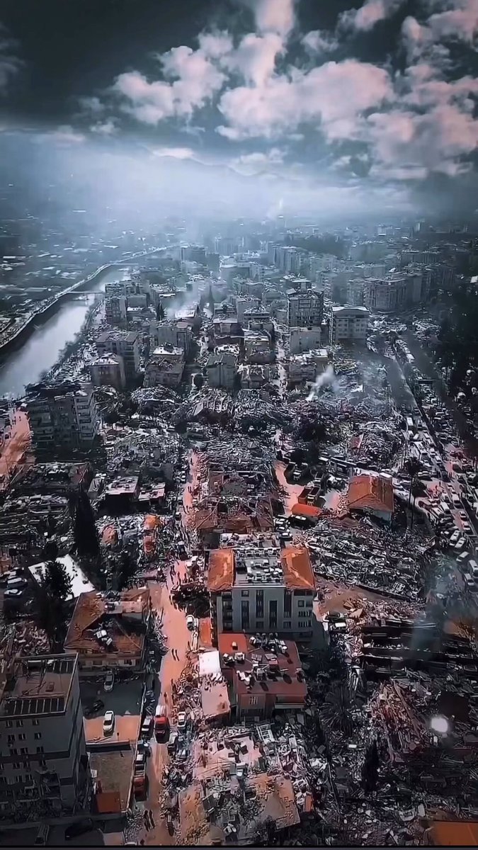OktaySumam's tweet photo. Bir şehir, bir kültür. Artık yok. Tamamen yok. Doğru kelimeyi bulamıyorum. İçim yanıyor. İçimiz yanıyor. https://t.co/5L4G9sEvG4