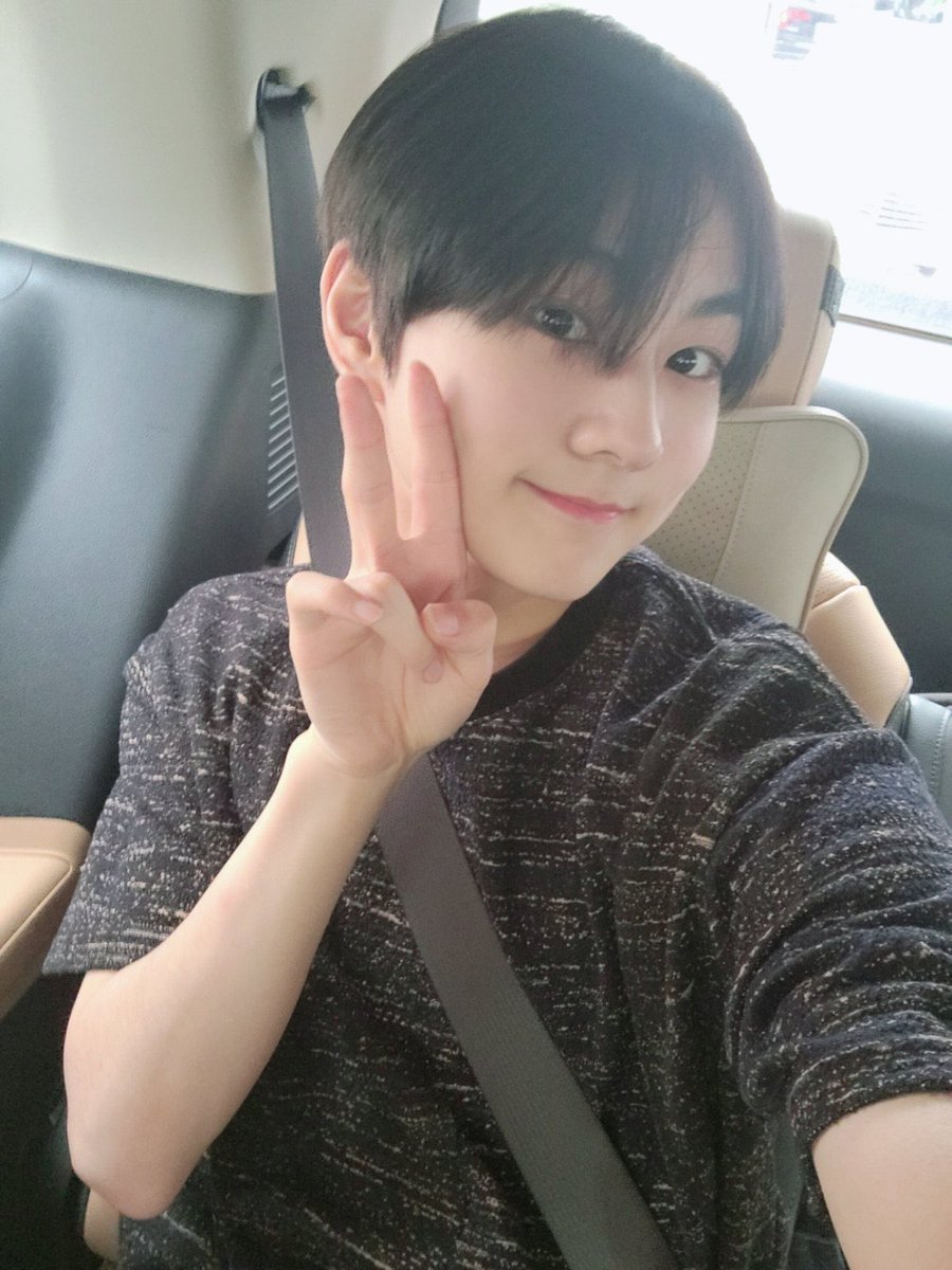 04_17jw's tweet photo. 大好きで大切なジョンウォンちゃんお誕生日おめでとう💞
いつも辛い時にセルカ送ってくれるから運命共同体だと勝手に思ってるよᐡ• ·̫ •̥ᐡ
これからもずっと大好きだよたった1度の人生でアイドルの道を選んでくれてありがとう🥲💘 https://t.co/RLNOYLprPR