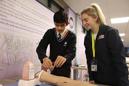 BChampCollege's tweet photo. Yesterday's World of Work Day was a success! Students in year 7 & 8 explored their future career aspirations through hands-on activities & workshops on employability skills, communication techniques & future career options.
#WorldofWorkDay #StudentSuccess @talkthetalkUK https://t.co/OvCkLrNZRw