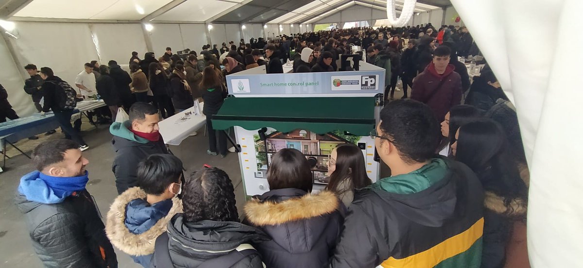 El alumnado de electricidad ha presentado hoy su proyecto en la feria #ikasenpresa celebrada en Eibar. Habeis realizado un trabajo excelente Equipo!!! 👏👏👏👍 <a href="/fpbidasoa/">CIFP BIDASOA LHII</a> <a href="/FPeuskadi/">FPeuskadi</a>