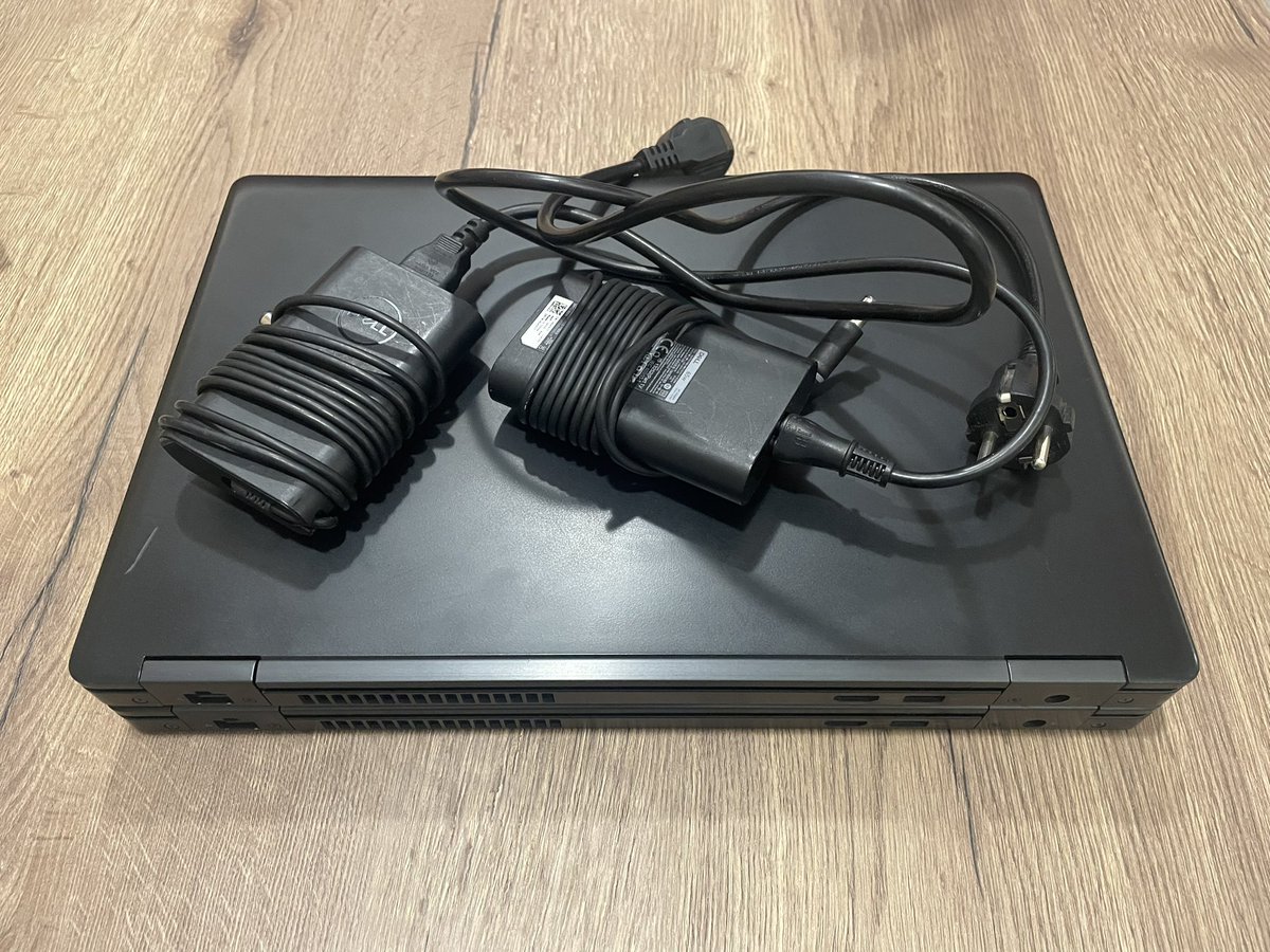 Bedankt <a href="/keesthout/">Kees Thoutenhoofd</a> van <a href="/ISO_Groep/">ISO-Groep</a> voor deze laptops! Ze gaan naar Oekraïners in <a href="/gemVeenendaal/">gemeente Veenendaal</a> 💪