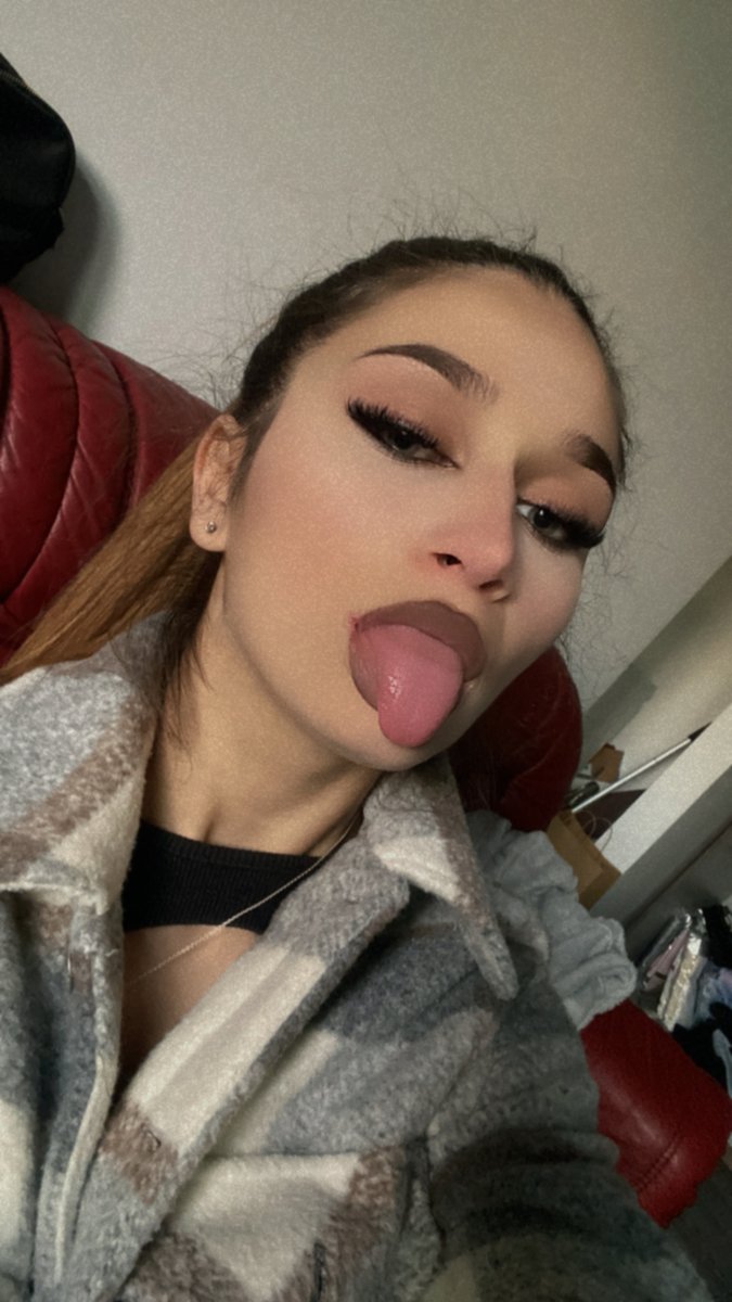 BabbyRamy's tweet photo. I wanna lick your cock.
Would you let me babe? https://t.co/BIt2gTmXGk