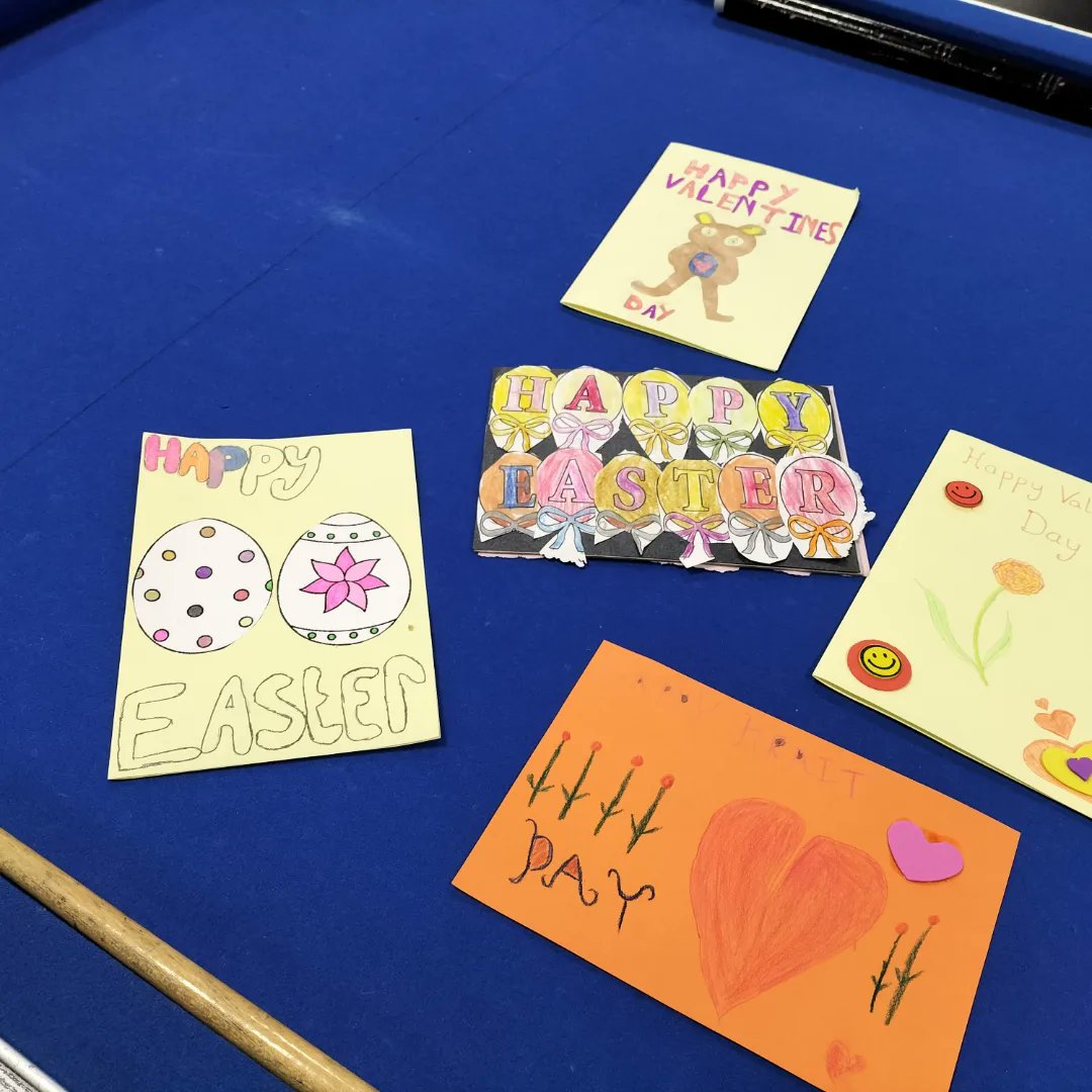 Tuesday evening Fusion did arts &amp; crafts, designing Valentine's cards/Easter cards🎨💌🐣We also recognised the hours our Volunteer Ruth has given to us as one of the longest serving. We celebrated with pop &amp; cakes🧁🥤 <a href="/FundCopeland/">Copeland Fund</a> @fcsct63 #Thehenrysmithcharity #Volunteers #WHYP