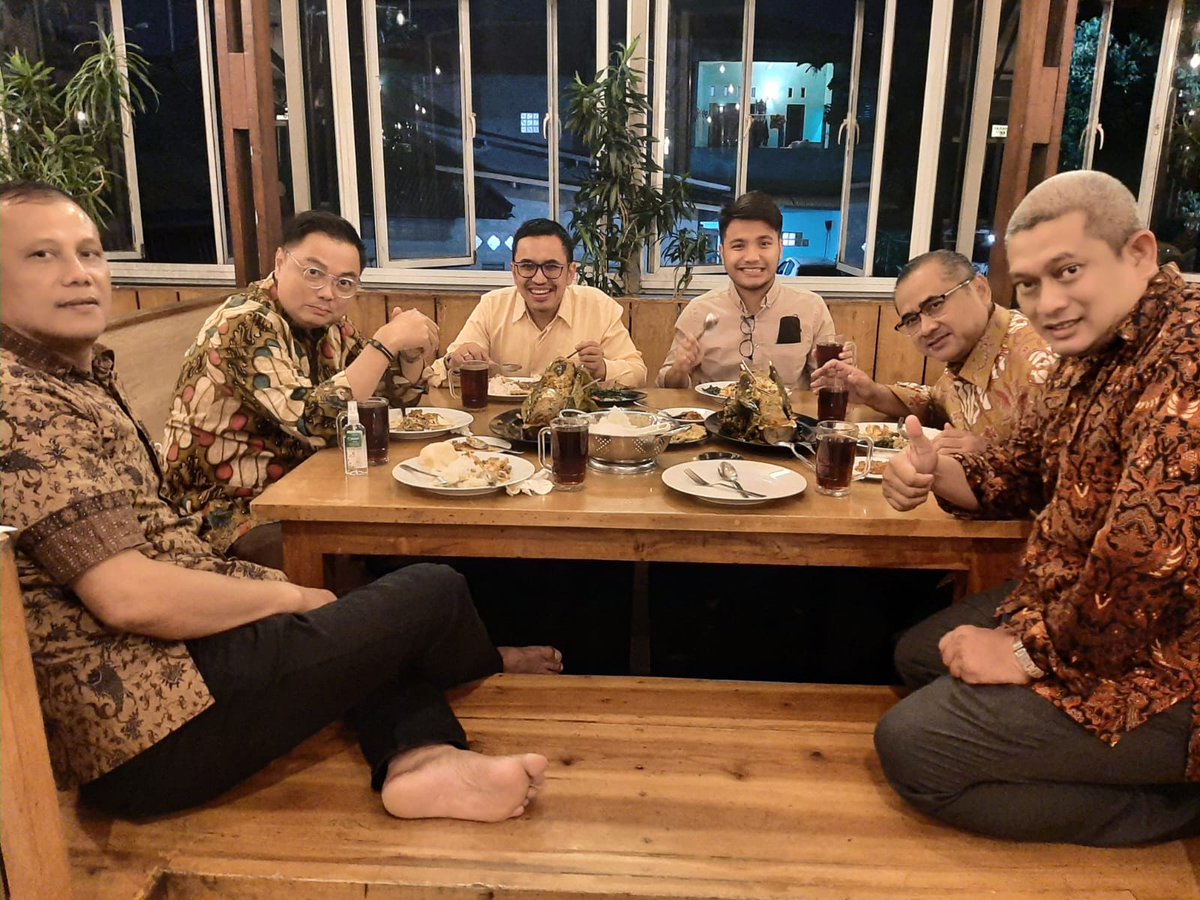 Reza Adenan tweet media