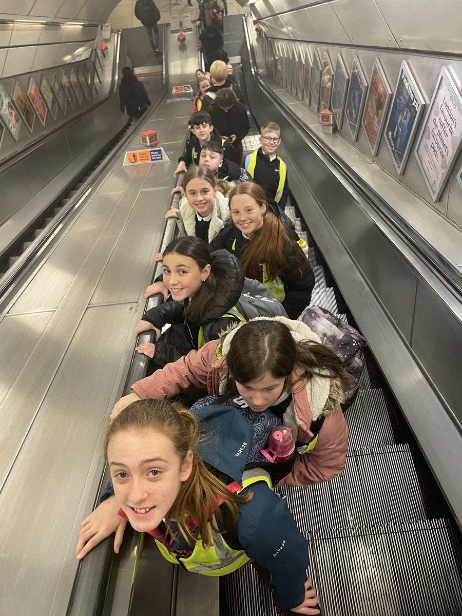 Mrs Thomson tweet media