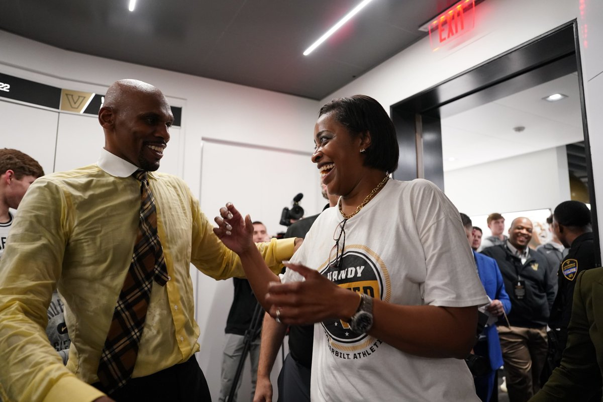 Candice Storey Lee tweet media