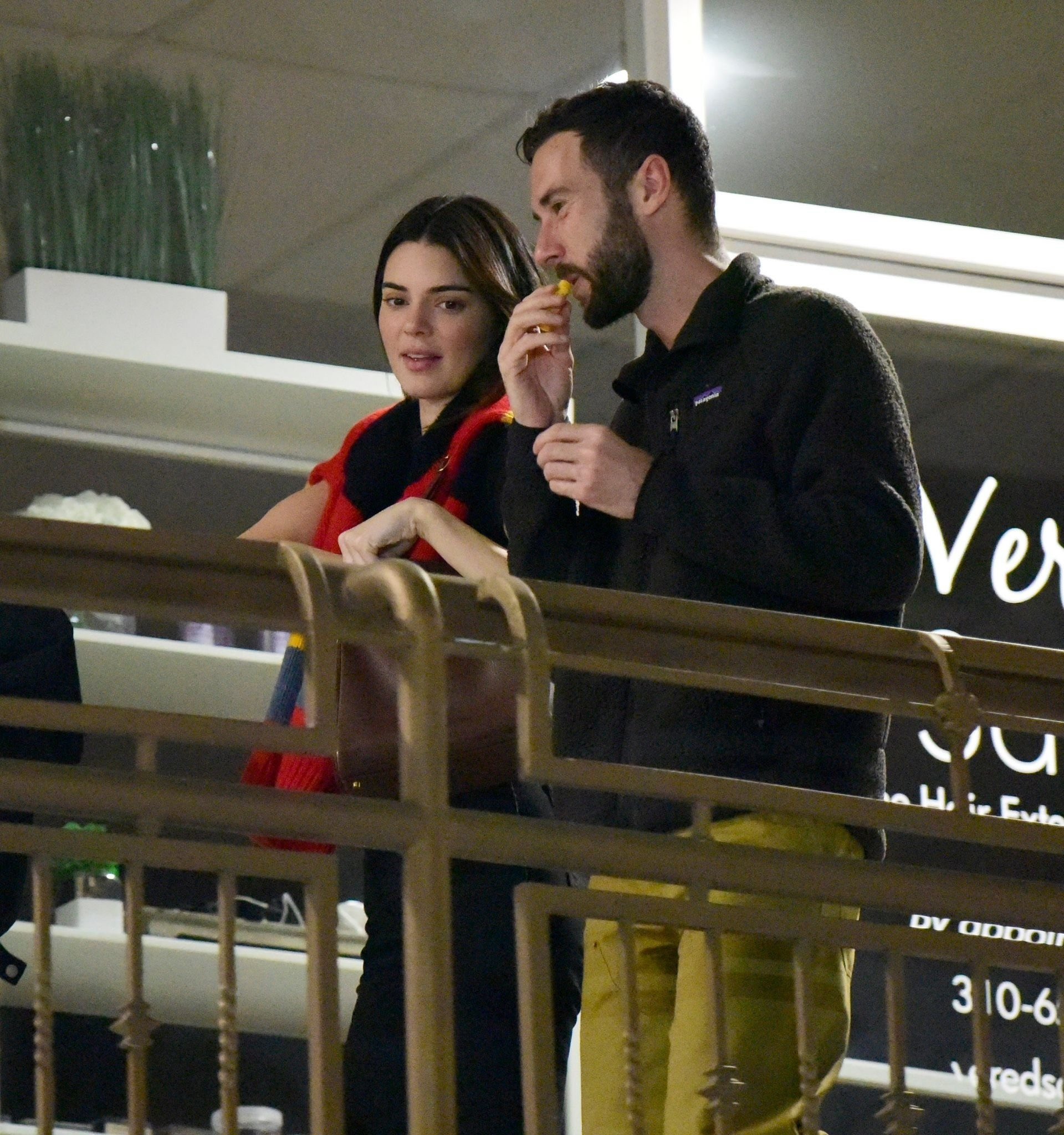 KJARG Media on Twitter: "Kendall Jenner con Lauren Perez y su esposo