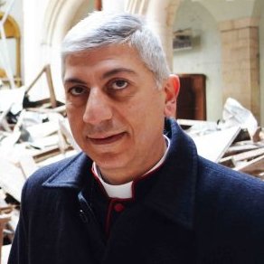 vaticannews_it's tweet photo. #Siria "Ci sono le sanzioni che già hanno messo in ginocchio tutta la popolazione. Qui già prima del #terremoto mancava tutto. Manca perfino il latte per i bambini". Intervista a mons. Tobji, vescovo maronita di #Aleppo
Link a testo e audio nel primo commento https://t.co/NZtwGIppyH