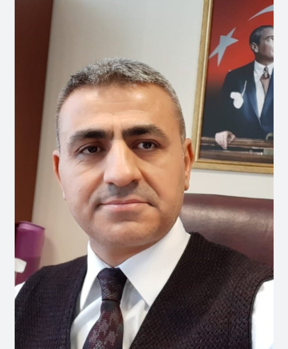 fatihdoganslx's tweet photo. Kahramanmaraş Sütçü İmam Üniversitesi Makine Mühendisliği profesörü köylüm Ahmet Kaya hâlâ göçük altında haber alınamıyor. Lütfen yardım edin 
Adres: Yunus Emre Mah. Kültür Kent Sitesi, 76005. Sokak D Blok, Bina no: 17, Onikişubat/ Kahramanmaraş
@AFADBaskanlik @sjw_erlik https://t.co/RFlYjwiWdF