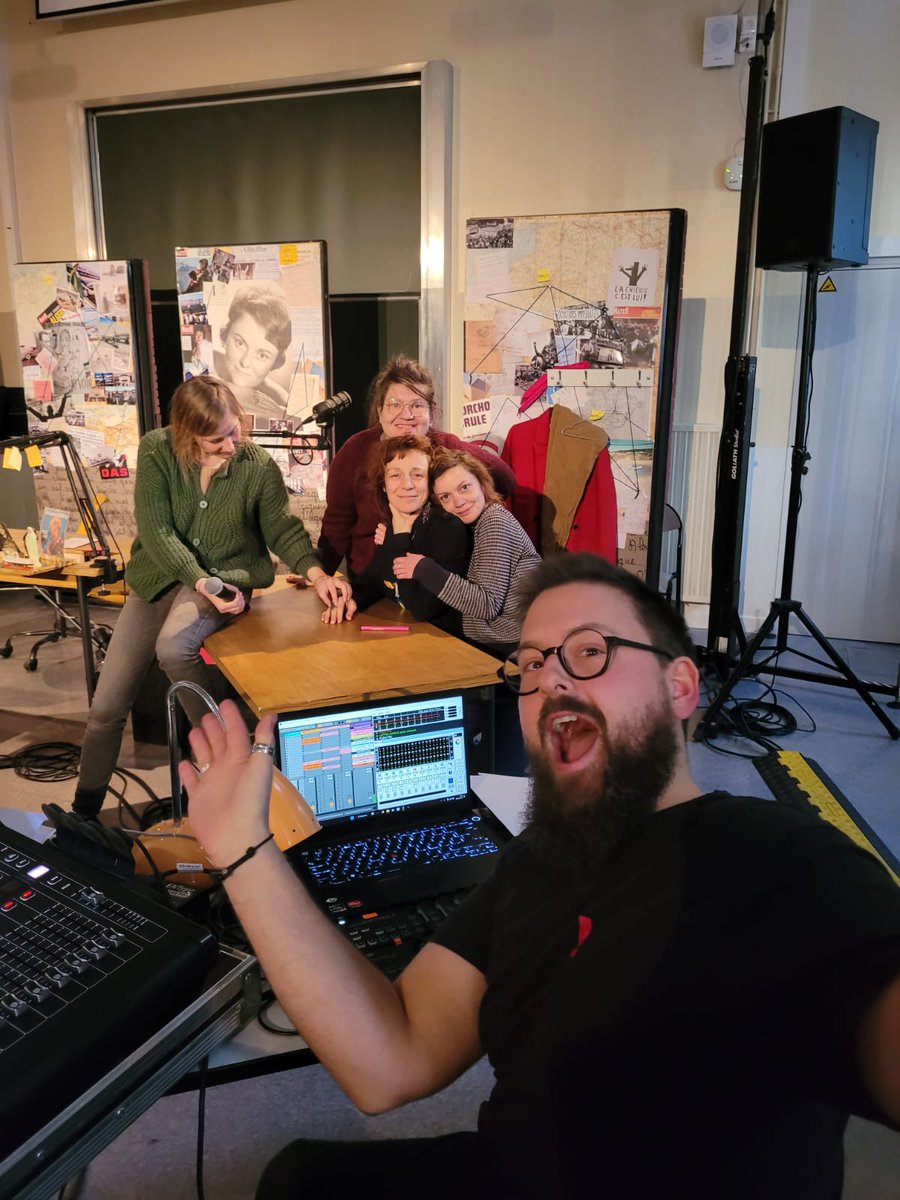 📌 [J'AI SI PEU PARLÉ MA PROPRE LANGUE] 📌
L’équipe joue cet après-midi une représentation du spectacle au format hors les murs au Lycée Hugues Libergier de Reims !