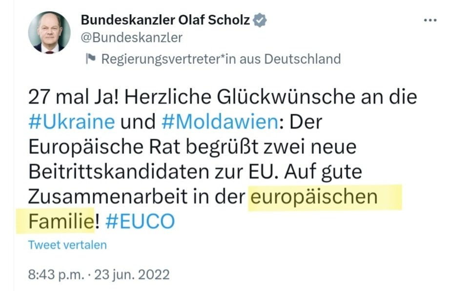 lewinskylou2's tweet photo. Dat gepraat door EU-machtshebbers over een denkbeeldige "Europese familie van landen" is naar mijn mening 1️⃣ onsmakelijk, 2️⃣ een gelegenheidsargument om Oekraïne bij de EU te betrekken en 3️⃣ dwaas, want ook Rusland behoort tot Europa.
#EuropeseFamilie #EuropeanFamily https://t.co/lT1Rtn0kWT