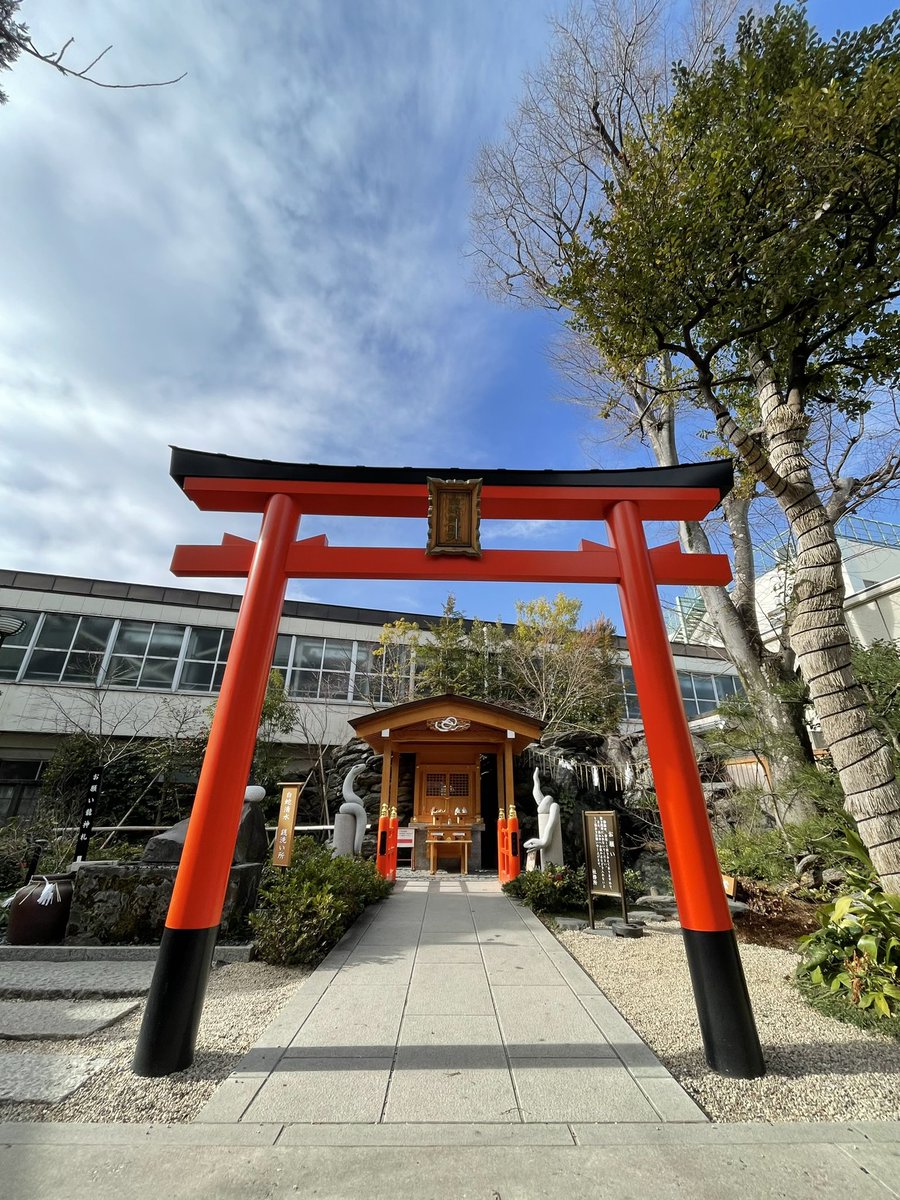 TokyoMoca's tweet photo. 今回は美と金運のパワースポット、蛇窪神社に行ってきました👭💕その後は戸越銀座商店街で乾杯🍻💕😆金運上げたい方、オススメの神社です⛩ぜひご覧くださーい✨

#蛇窪神社 #金運アップ #戸越銀座商店街

動画はコチラから💕
https://t.co/f7VPMsohpA https://t.co/MJthv4qvCI
