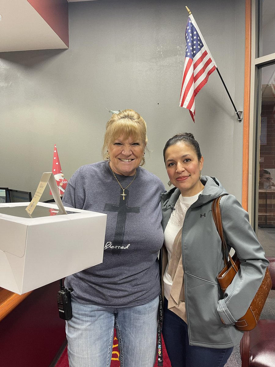 MsMitchell04's tweet photo. Today Brenda our custodian was recognized by the C.R.A.S.H. Club for making our schools look beautiful each and every day! We are so greatful for Brenda and our custodial staff! Thank you for all you do! @FHSHotDogs @csfhotdogs #hotdogexcellence https://t.co/m1ljK1Vspg