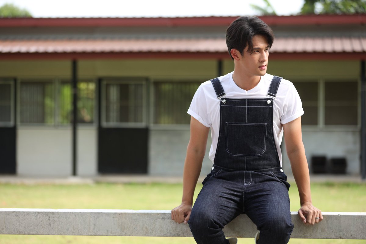 KanlayaJma's tweet photo. อุ้ย นายสิงห์แต่งตัวเลี้ยงสัตว์น่ารักอ่ะ
#เพราะรักEP6
#ARROWXJAMESMA https://t.co/zVhEgNF0L2