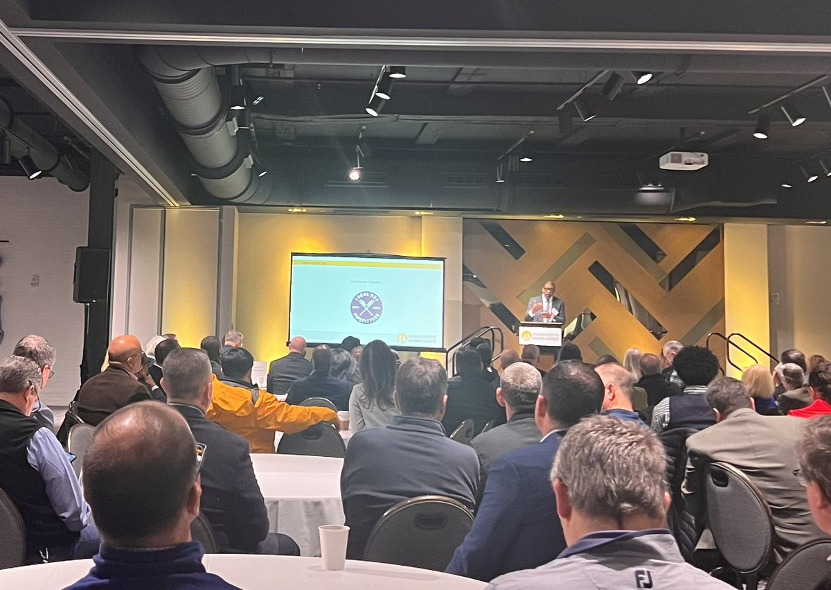 lele6173's tweet photo. Starting the day of right with a BPDA update from the Chief of Planning, Arthur Jemison, for the City of Boston. #poweringboston #ibewlocal103 #necaboston https://t.co/VgeKNzCgNe