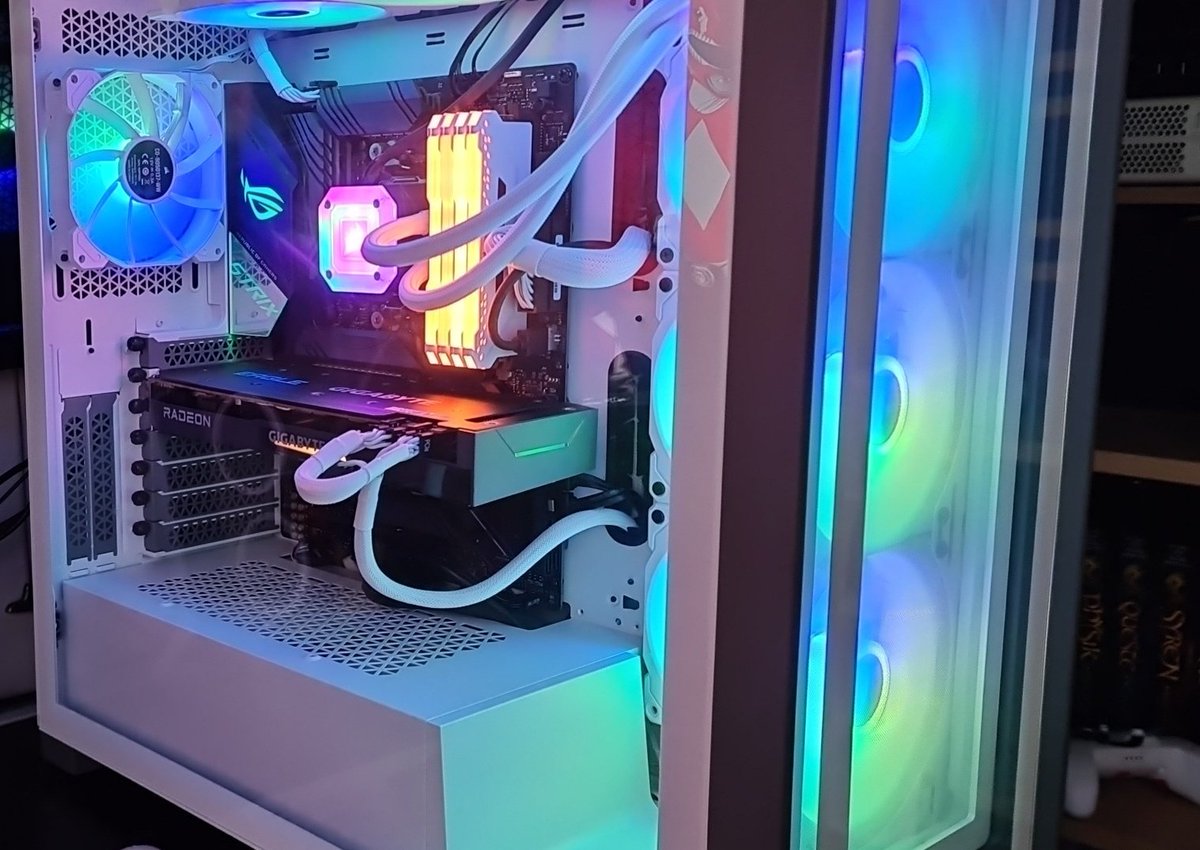 raine_connor's tweet photo. @NZXT https://t.co/dTZkbGs1ed