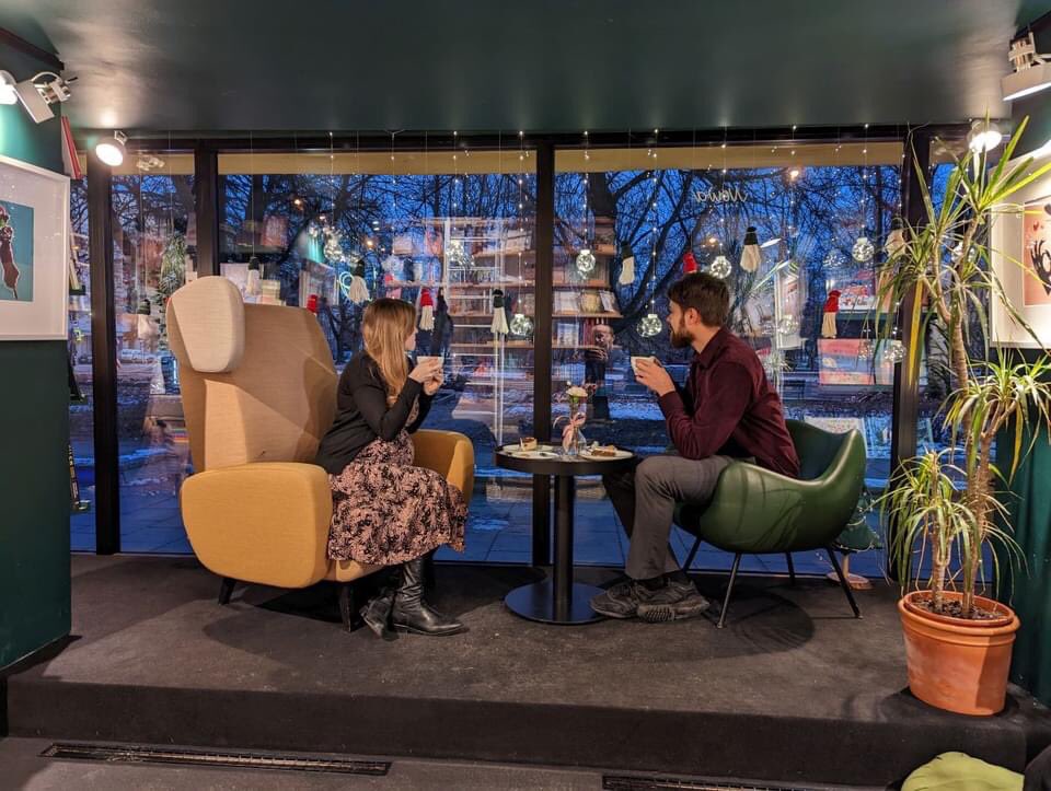 MarriageWeekInt's tweet image. MarriageWeek 2023 in Krakow
Cafe NOWA Księgarnia hosted a photo shoot for couples. 
#tydzienmalzenstwakrakow #dziendrugi #relacja #sesjafoto @MarriageWeekInt @nationalmarriageweek