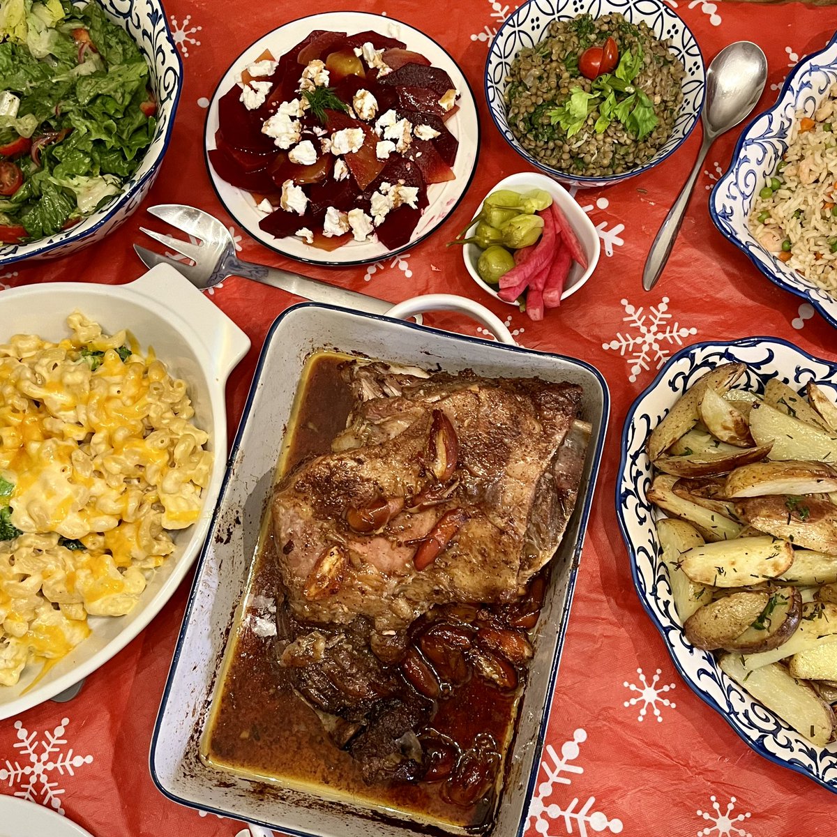 We be feastin’… lamb shoulder & company made by my better half… 🐑
.
#homemade #cooking #lamb #lambshoulder #macncheese #ovenpotatoes #shrimprice #beetsalad #lentilsalad #pickles