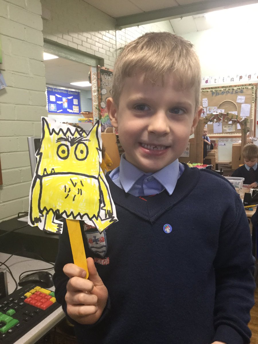 Stbenetsouston's tweet photo. Reception are promoting #insideoutday for the @IFUCARESHARE foundation by making their own colour monster puppets that show their feelings. Can you guess how we are feeling? ❤️💛💚💙 @UNICEF_uk #article31 https://t.co/fbqO3cGFux