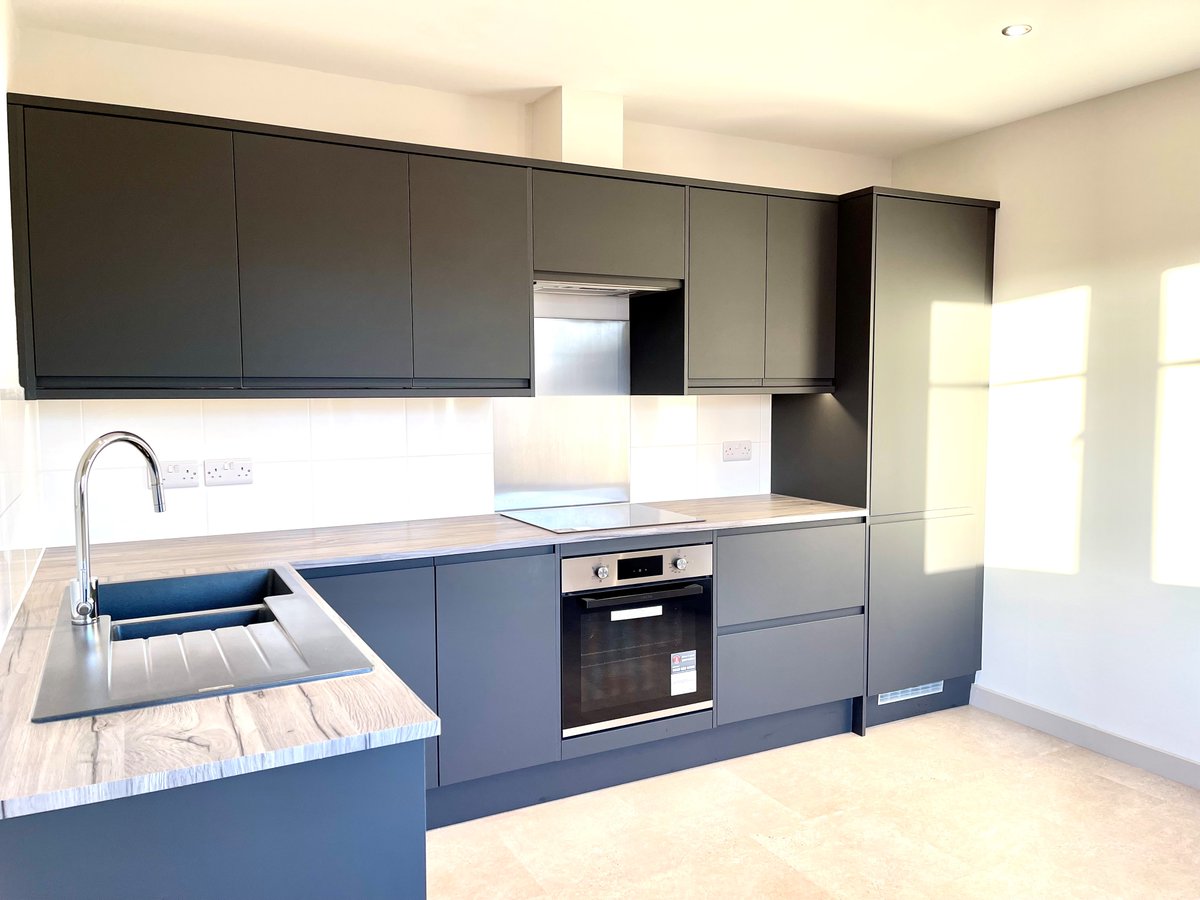 We're currently marketing some beautiful properties in Haslemere and Liphook that are available to rent. We recommend an early viewing to avoid disappointment! Just read our new blog to find out more ow.ly/ZIeb50MOakF #Rental #Haslemere #Liphook #Lettings