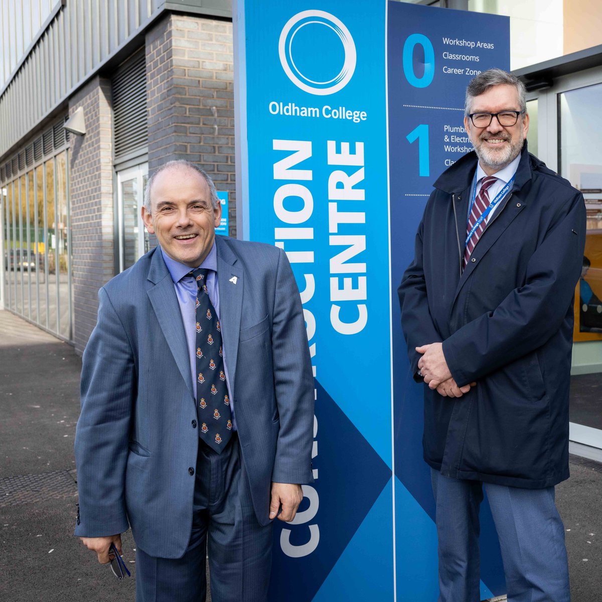 OldhamCollege's tweet image. Did you know every T Level includes an industry placement?

We offer a wide range with great employers like @NCAlliance_NHS @OldhamCouncil @TilburyNorth @WatesGroup @kiergroup + more - who showcased the benefits to @halfon4harlowMP @educationgovuk yesterday #TLevelThursday