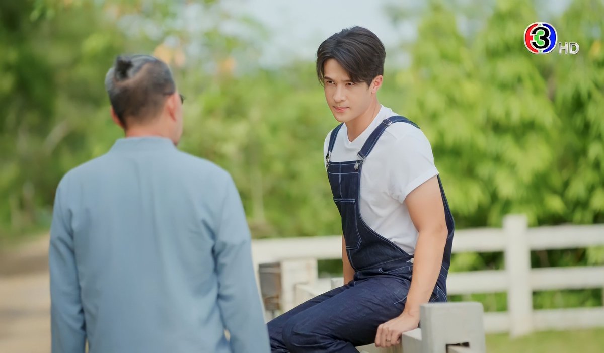 jamesma_cute's tweet photo. เมนใส่เอี๊ยม หน้าเด็กมาก สุดคิ้ว เลย #เพราะรักep6 https://t.co/z5aLN5bDUu