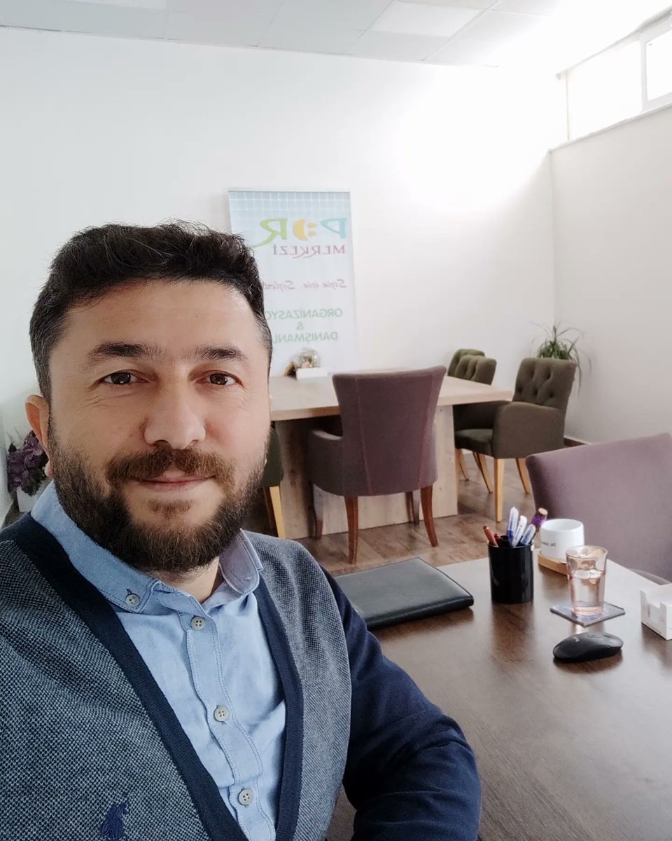 DrAdemSat's tweet photo. Bu süreçten çocuklarımızın pozitif ayrışmasını istiyorsanız yardım süçlerine onları da dahil edin. Bu cümle biraz rahatsız edici ama gerçek. Biz çocuklarımızın kumbarasını kırıp depremzede çocuklara gönderiyoruz. Ben de kumbaradan çıkan miktarın 20 katını bir şekilde bağışlıyorum https://t.co/AfZoUpzyuM
