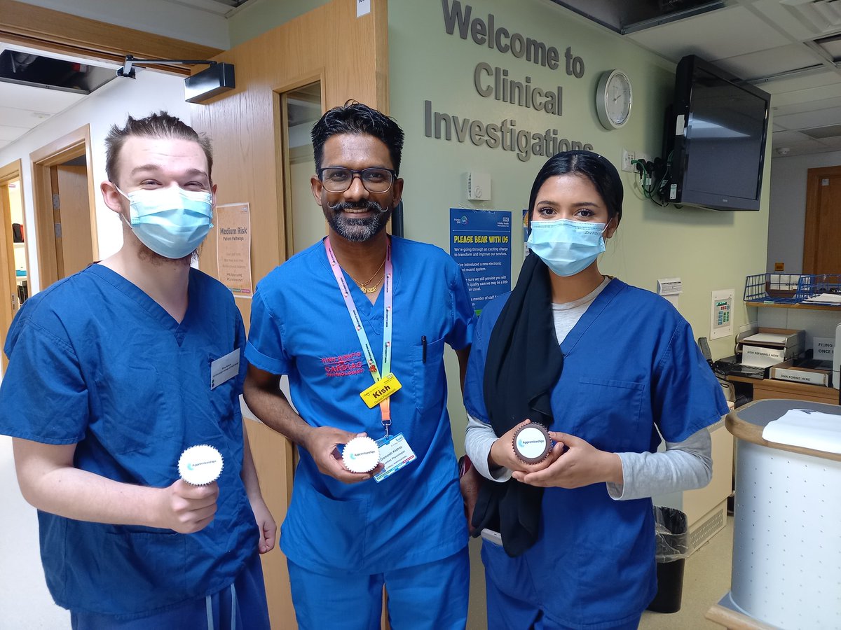 Visiting 2 of our healthcare science #TLevel students out I practice today joined by their educator and mentor in cardiac investigations. Happy #TLevelThursday enjoy your cakes