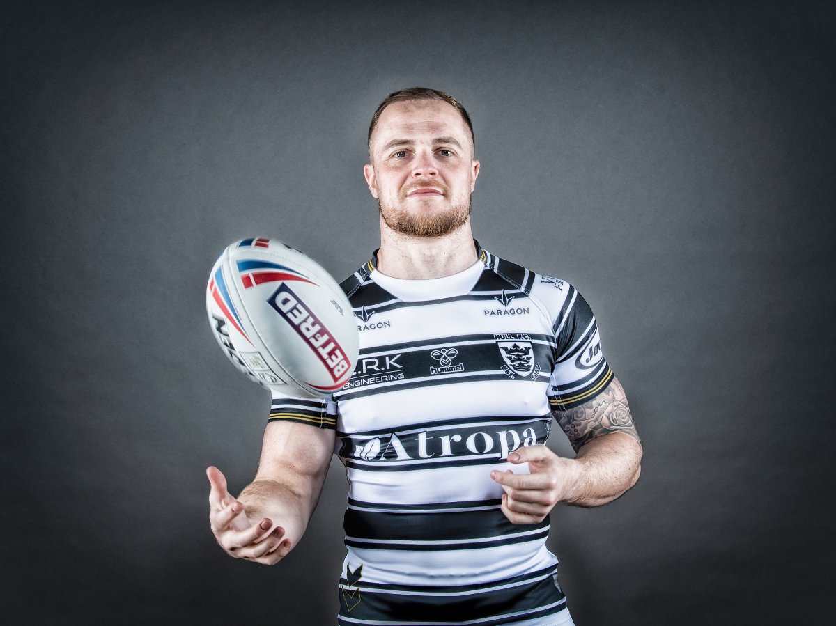 7⃣ days to go 'til Round One and <a href="/Adamswift34/">Adam Swift</a> is ready to go! 💨

🔗 ticketing.hullfc.com

⚫️⚪️ #COYH